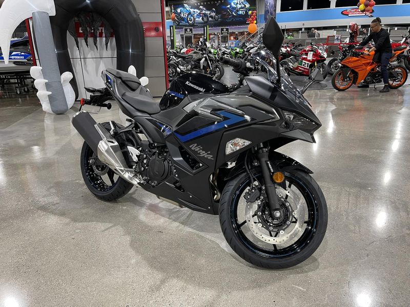 2025 Kawasaki NINJA 500 ABS Image 1