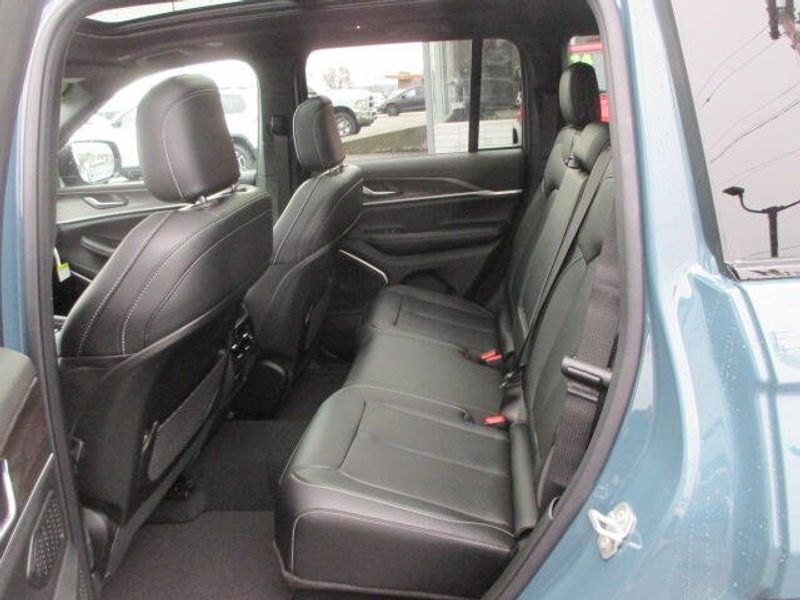 New 2026 Jeep Grand Cherokee Limited 4x4Image 25