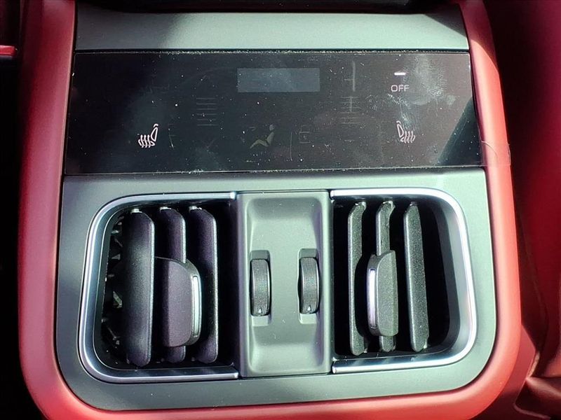 New 2026 Maserati Grecale ModenaImage 12