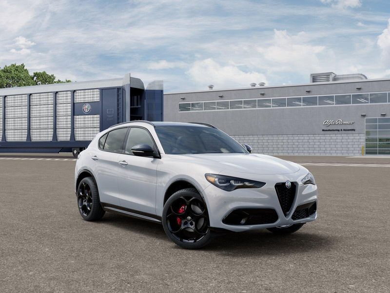 New 2026 Alfa Romeo Stelvio AwdImage 3