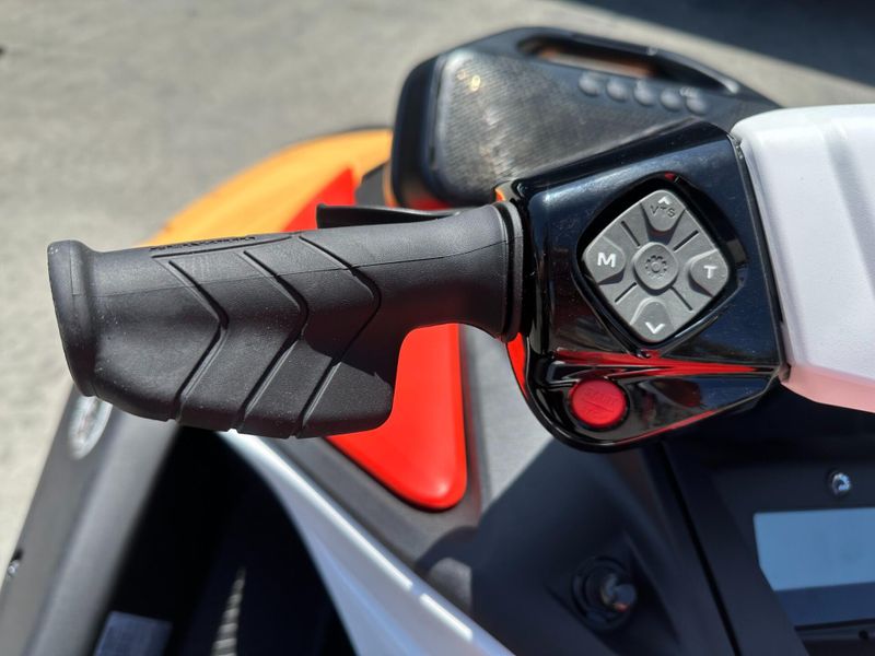 New 2024 Sea-Doo SPARK FOR 2 90 (SOUND SYSTEM) Image 21