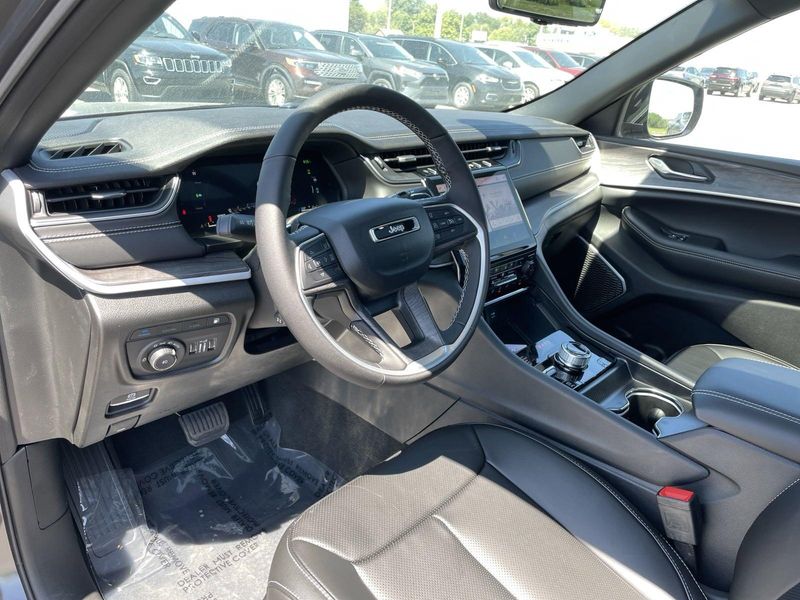 2024 Jeep Cherokee 80th Anniversary Edition photo 11