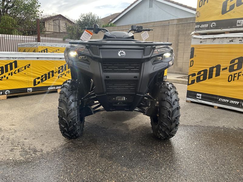 2025 Can-Am OUTLANDER 700 Image 2