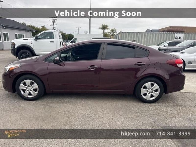2017 Kia Forte LXImage 8