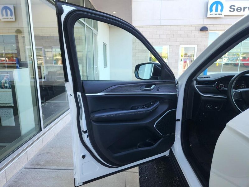 Used 2022 Jeep Grand Cherokee Limited