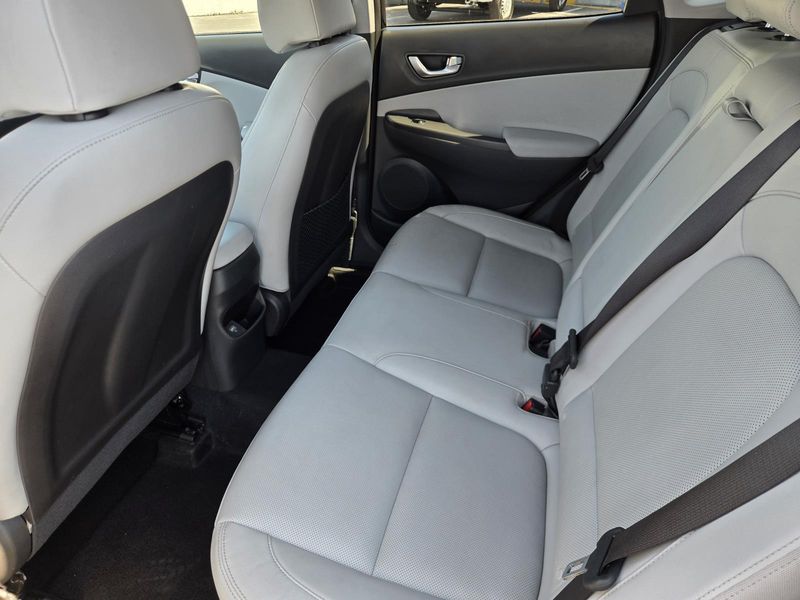 Used 2022 Hyundai Kona Limited DCT FWD