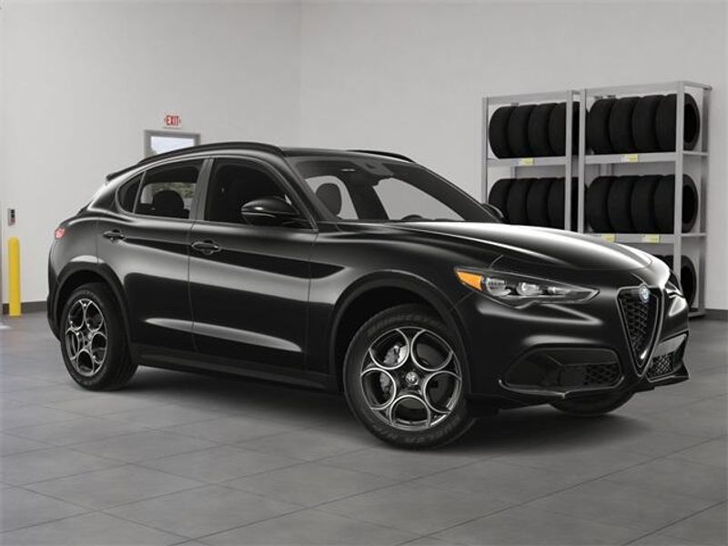 2025 Alfa Romeo Stelvio Sprint photo 7