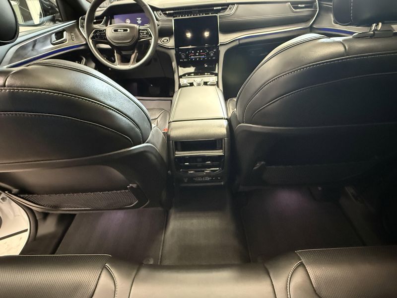 Used 2023 Jeep Grand Cherokee OverlandImage 22