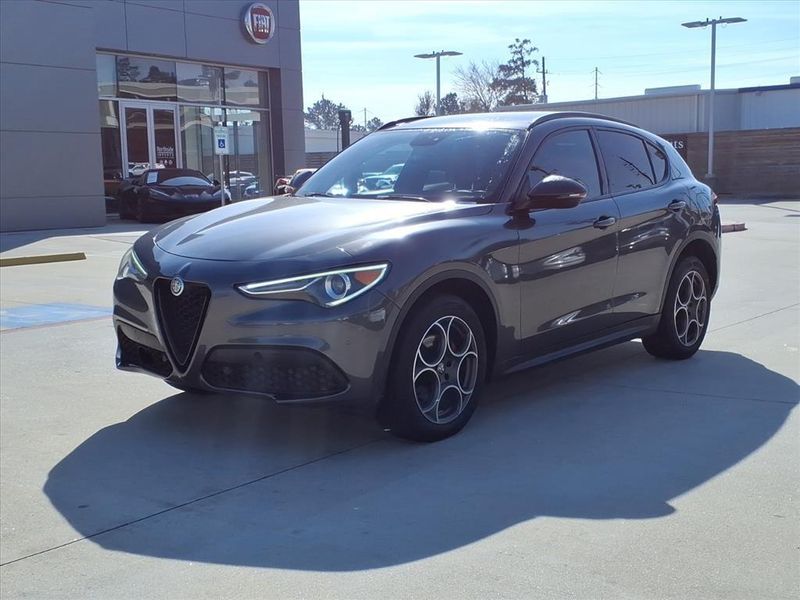 Used 2019 Alfa Romeo Stelvio Ti SportImage 2