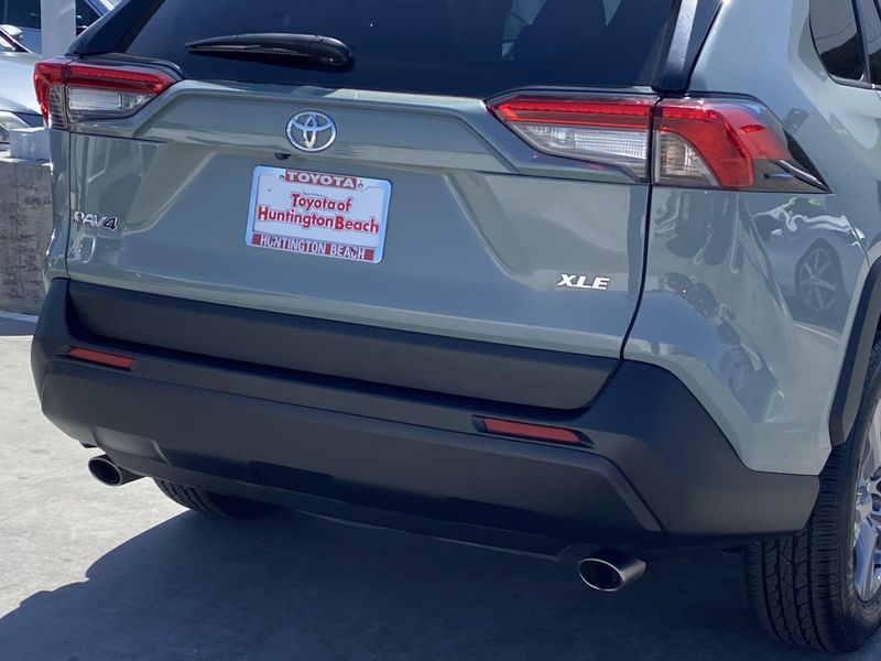 2023 Toyota RAV4 XLEImage 5