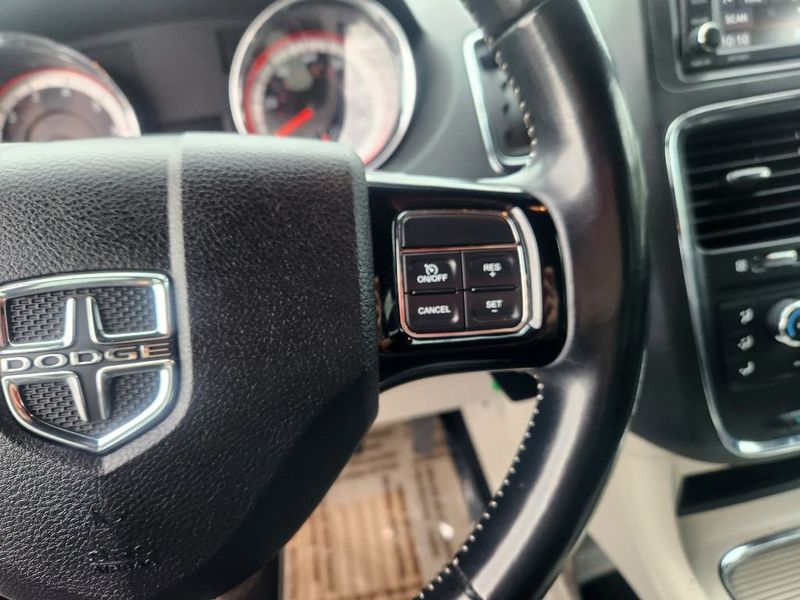 2019 Dodge Grand Caravan SXTImage 22