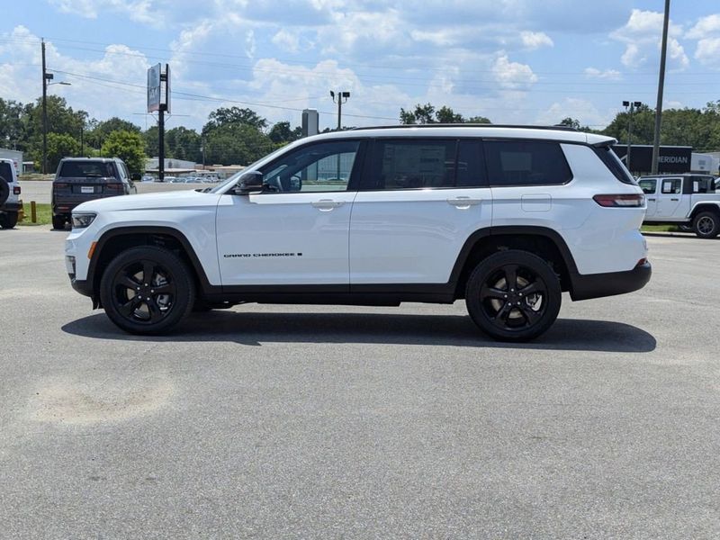 2024 Jeep Grand Cherokee L Limited 4x2Image 6