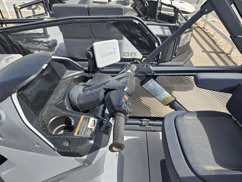 NEW 2026 SEADOO SWITCH CRUISE LIMITED 21 300HP DOUBLE BIMINI WITH GALVANIZED TRAILER Image 13