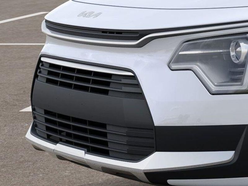 New 2026 Kia Niro LXImage 13