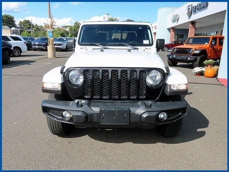2022 Jeep Gladiator Altitude photo 3
