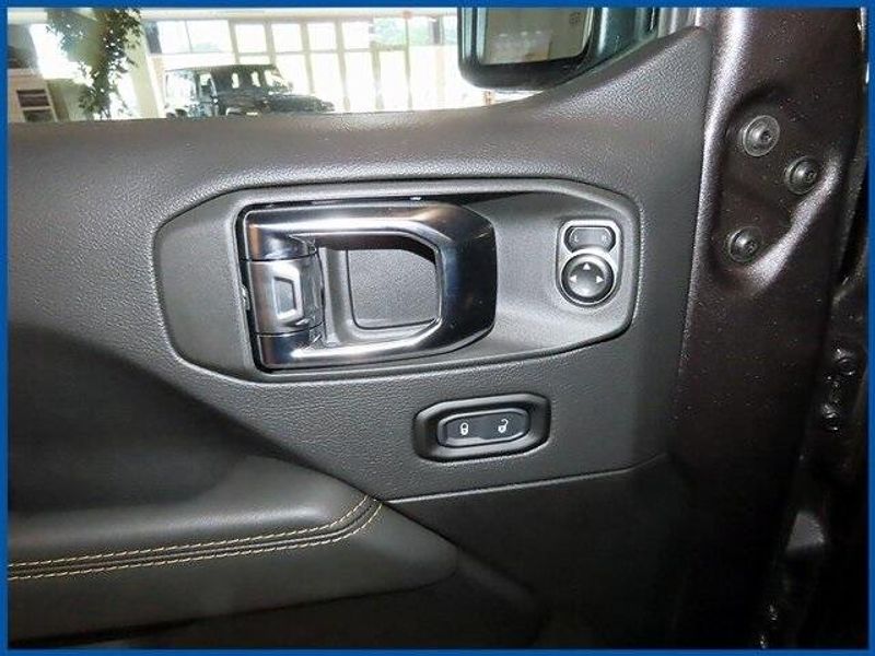 2025 Jeep Wrangler Rubicon 392Image 11