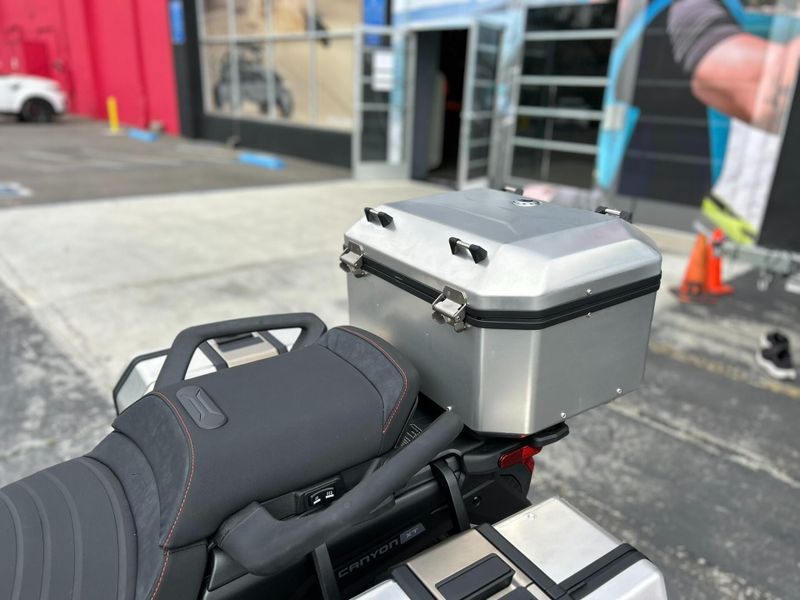 New 2025 Can-Am CANYON XT Image 10