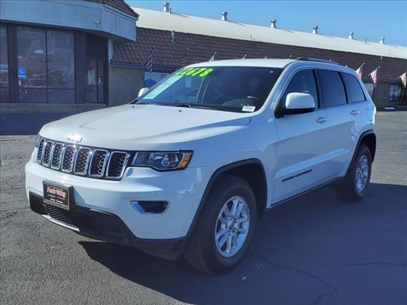 2019 Jeep Grand Cherokee Laredo EImage 18