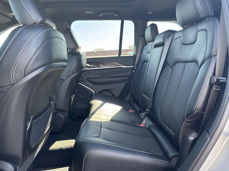 New 2026 Jeep Grand Cherokee Limited Reserve 4x4Image 17
