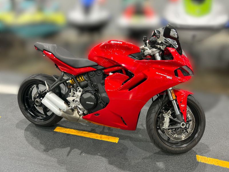 Used 2024 Ducati SUPERSPORT 950 Image 10