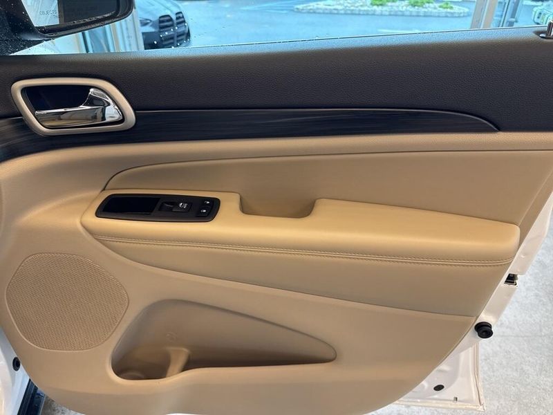 2022 Jeep Grand Cherokee WK Laredo E