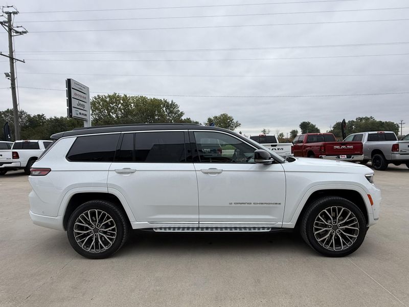 Used 2025 Jeep Grand Cherokee L Summit ReserveImage 39
