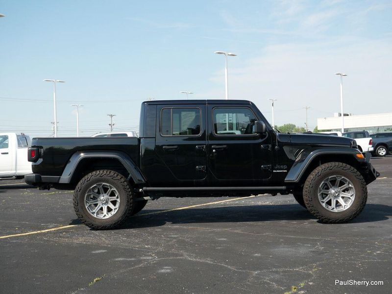 2022 Jeep Gladiator OverlandImage 11