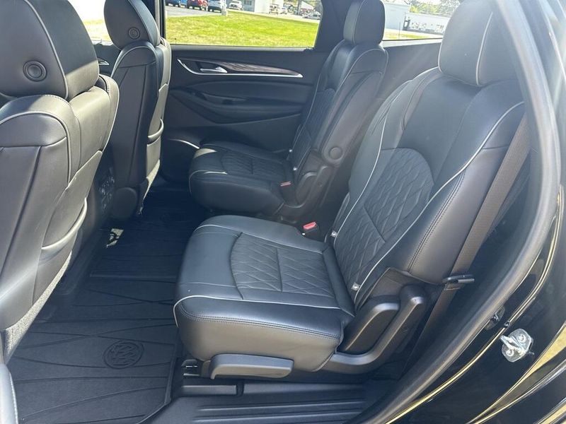 2022 Buick Enclave Avenir photo 10