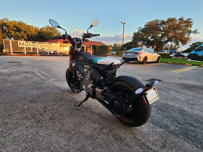 2024 BMW CE 02Image 7