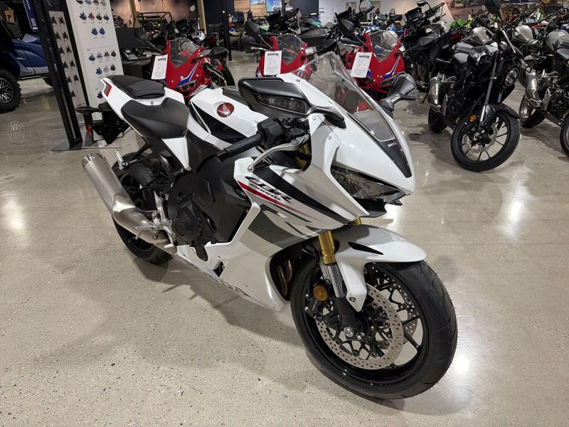 New 2026 Honda CBR1000RR Image 11