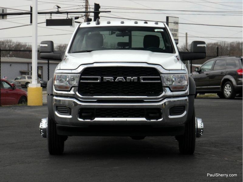 2024 RAM 5500 Tradesman Chassis Crew Cab 4x4 84