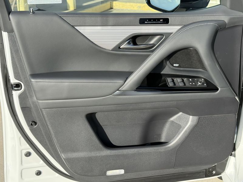 New 2026 Lexus LX 700h F SPORT HandlingImage 16