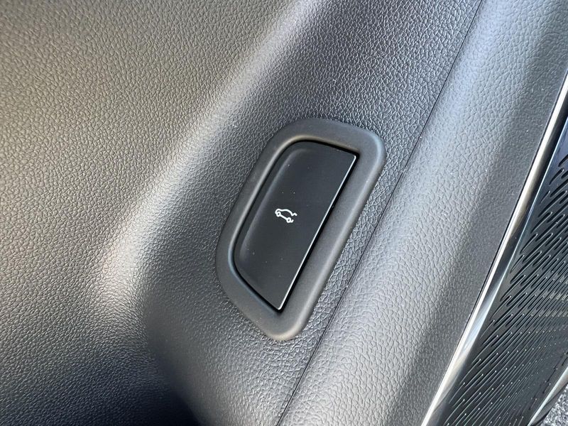 2026 Gmc Acadia Elevation photo 16