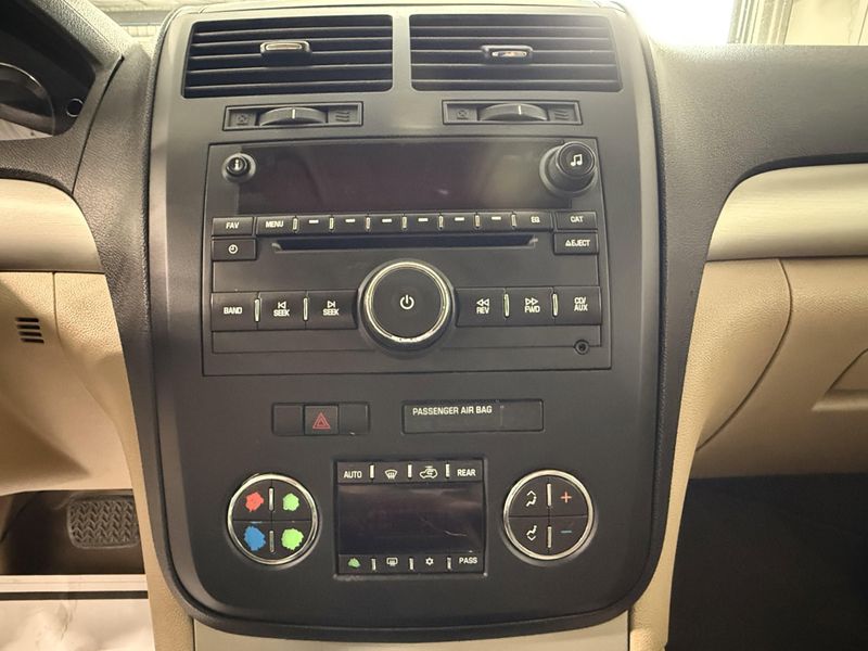 Used 2010 Saturn Outlook XE PremiumImage 26