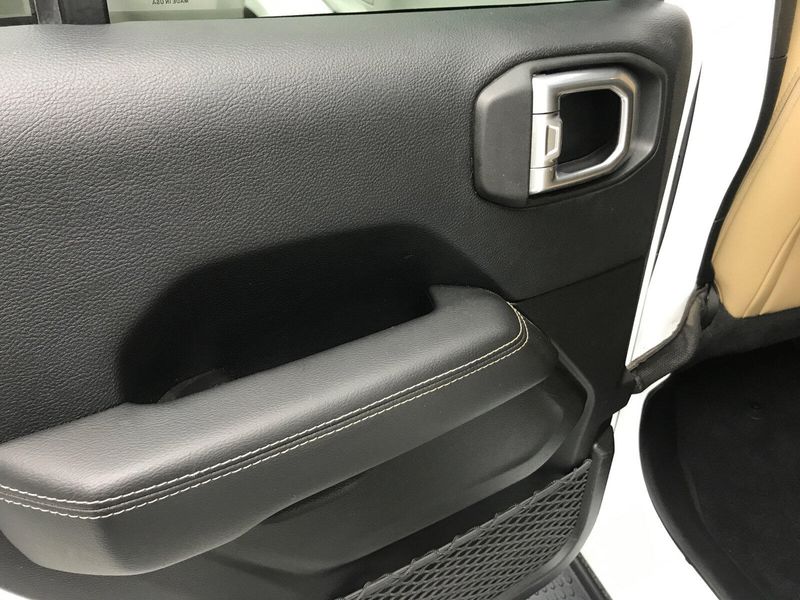 2019 Jeep Wrangler Unlimited SaharaImage 12