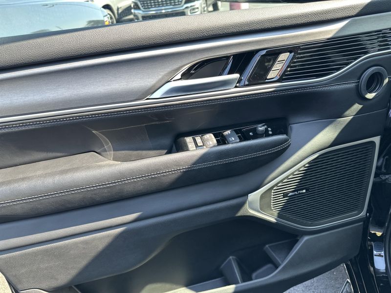 2025 Jeep Wagoneer Overland 4x4Image 24