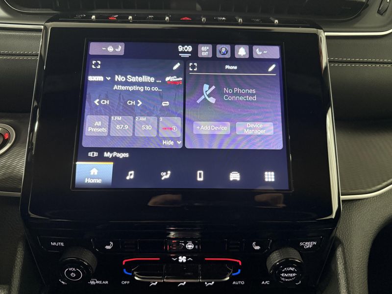 Used 2024 Jeep Grand Cherokee L LaredoImage 31