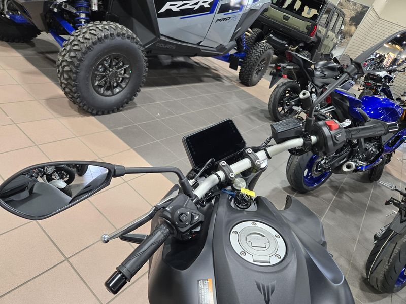 2025 Yamaha MT07 MATTE CHARCOAL BLACK Image 12
