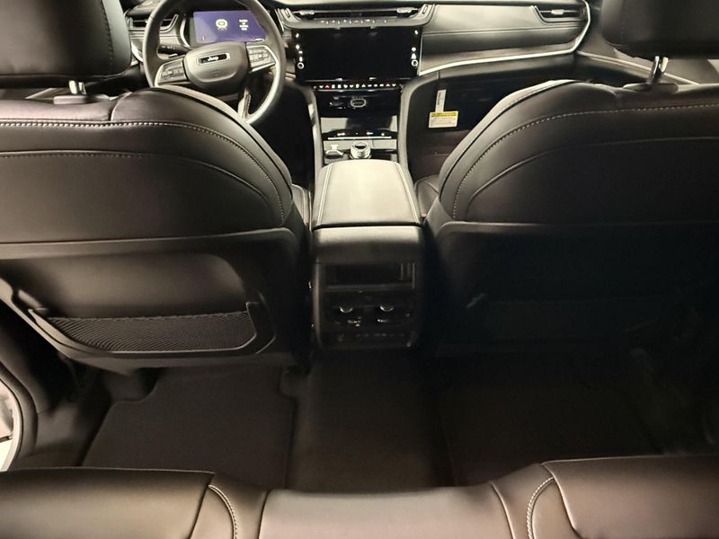 New 2026 Jeep Grand Cherokee Limited 4x4Image 23
