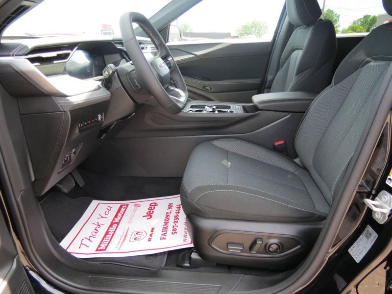 New 2026 Jeep Cherokee Laredo 4x4Image 7
