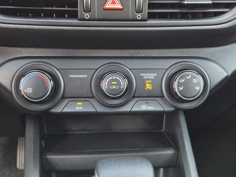 2022 Kia Forte LXS photo 11