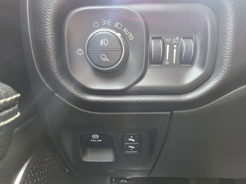 New 2025 RAM 1500 LaramieImage 24