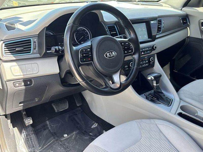 Used 2019 Kia Niro Plug-In Hybrid LXImage 17