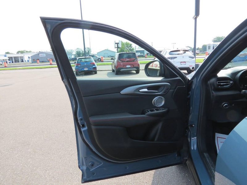 Used 2023 Dodge Hornet GT Plus AWD 4dr CrossoverImage 11