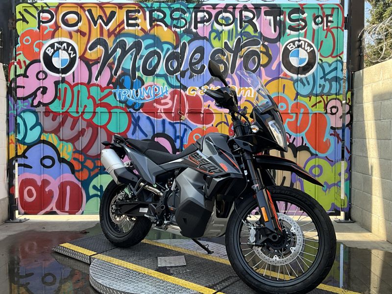 2022 KTM Adventure 890 Image 2