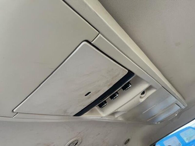 Used 2014 Chrysler Town & Country Image 22