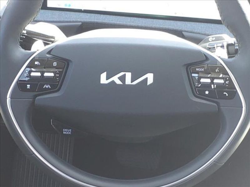 2024 Kia EV6 WindImage 9