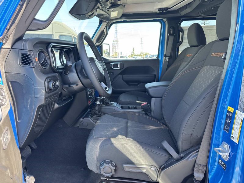 New 2026 Jeep Gladiator Mojave 4x4