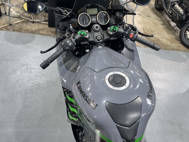Used 2021 Kawasaki Ninja ZX-14R ABS Image 11