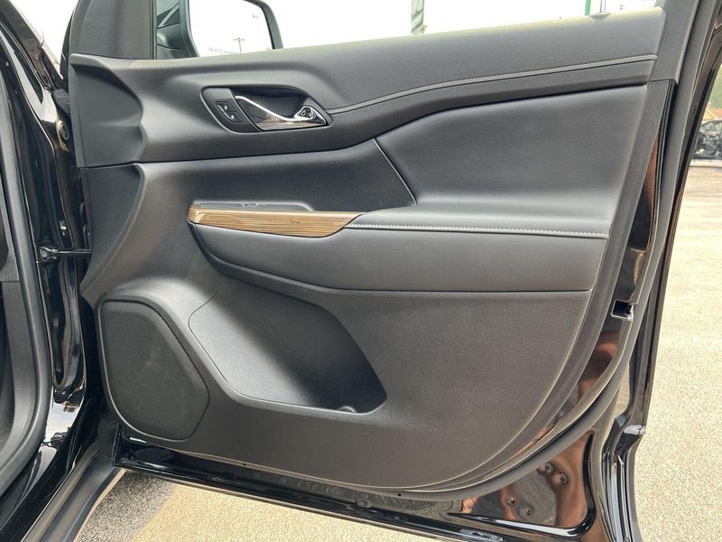 Used 2023 GMC Acadia SLE